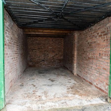 1 Bedroom Newton Apartment L Free Parking L Wigan Royal Infirmary L Haigh Hall L Central Location المظهر الخارجي الصورة