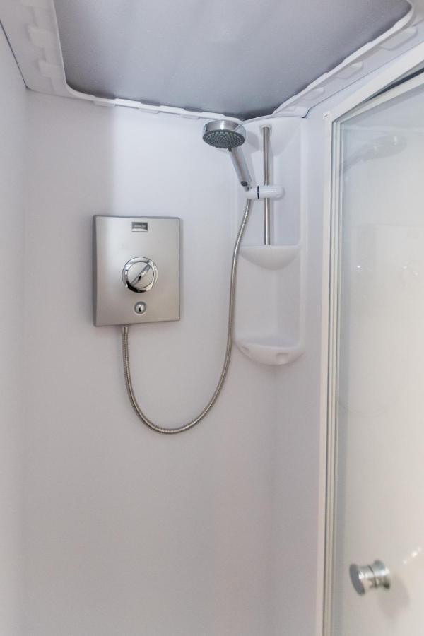 1 Bedroom Newton Apartment L Free Parking L Wigan Royal Infirmary L Haigh Hall L Central Location المظهر الخارجي الصورة
