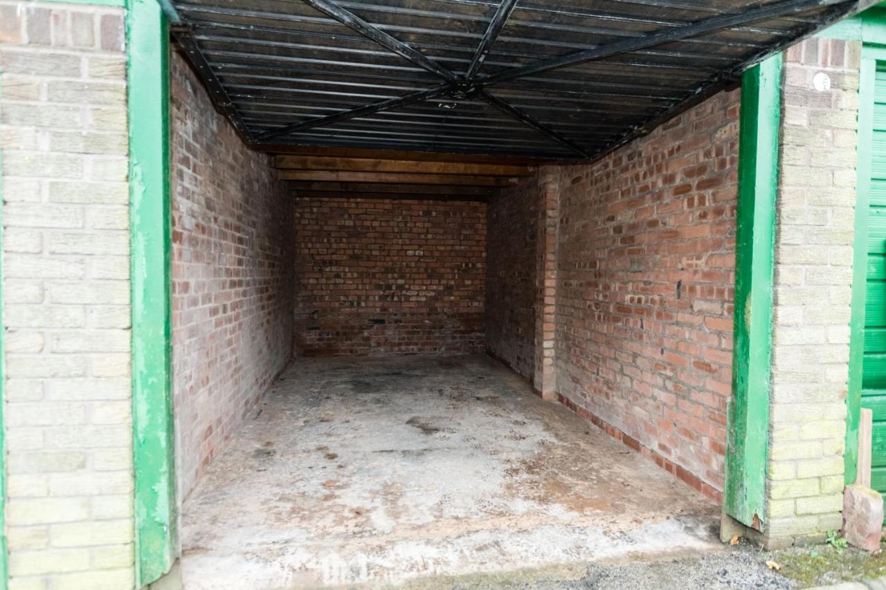 1 Bedroom Newton Apartment L Free Parking L Wigan Royal Infirmary L Haigh Hall L Central Location المظهر الخارجي الصورة